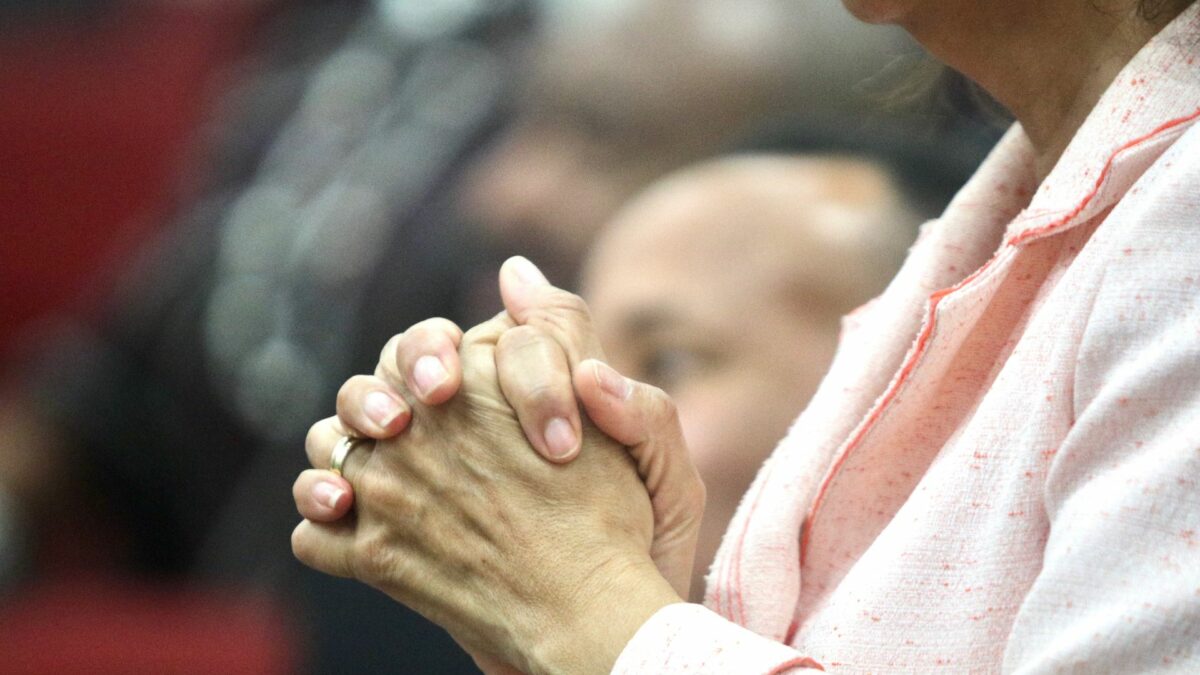 O papel da igreja como intercessora